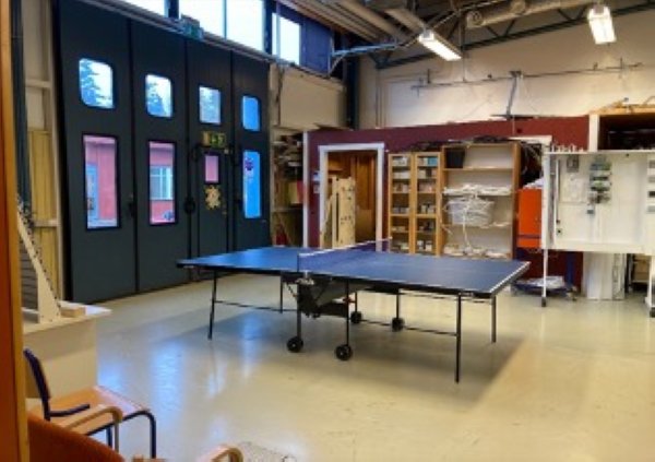 Einblicke in die Räumlichkeiten der Partnerschule in Gimo, Schweden.